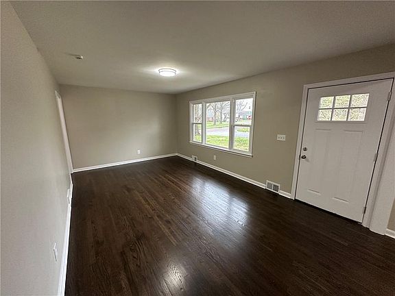4th image of 8049 Kessler St