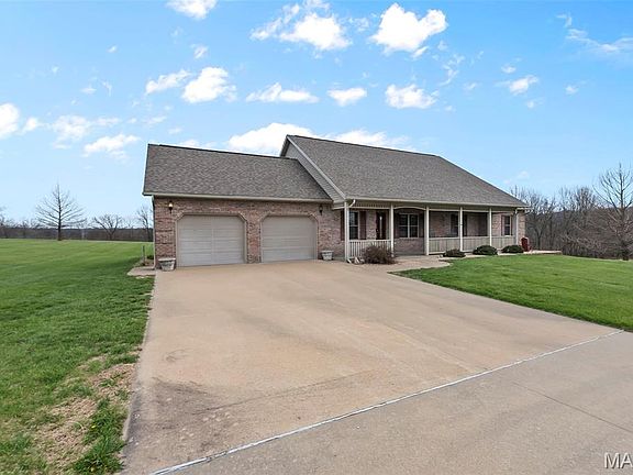 2nd image of 243 Eagle Ridge Ln