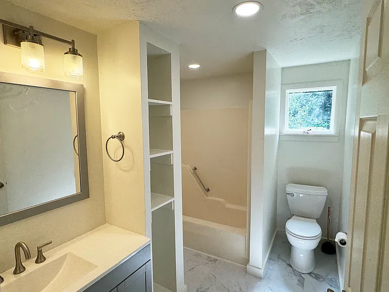140 Chess St #2 — Photo 6