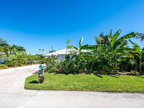 4th image of 3773 NE Barbara Drive