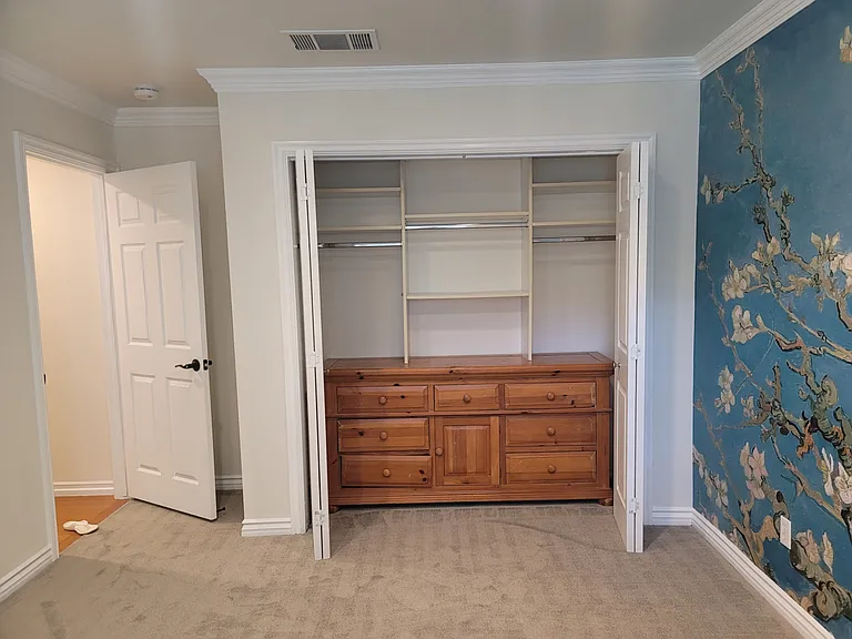 1311 W Sandison St — Photo 18