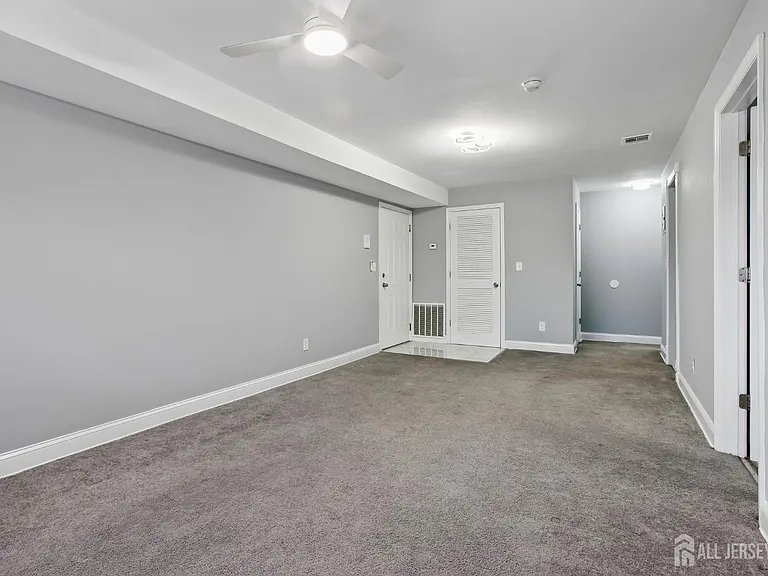 396 College Dr — Photo 11