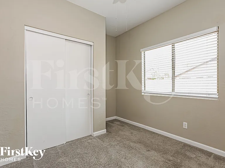 2850 E Silverbell Rd — Photo 16