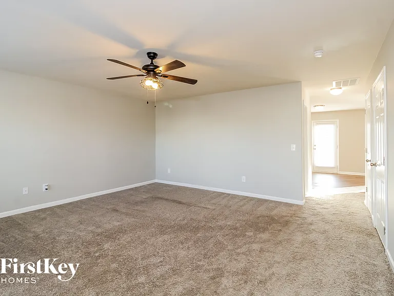 151 Bedrock Ct — Photo 3