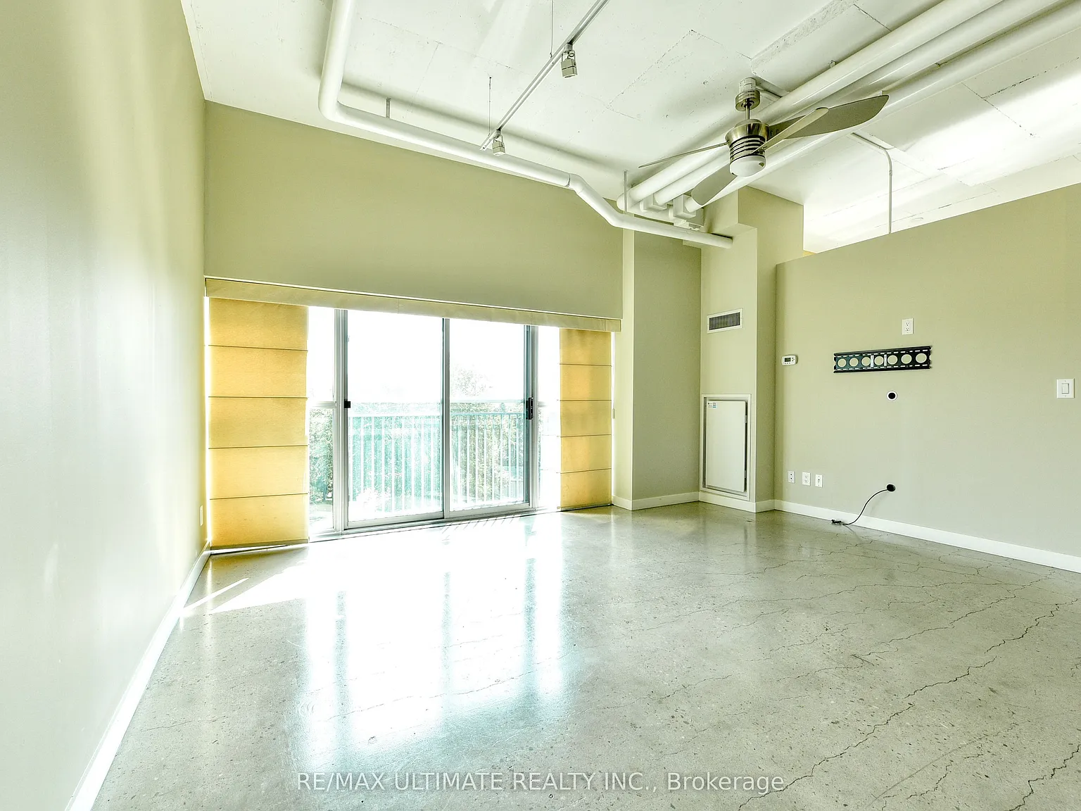 2 Fieldway Rd — Photo 2