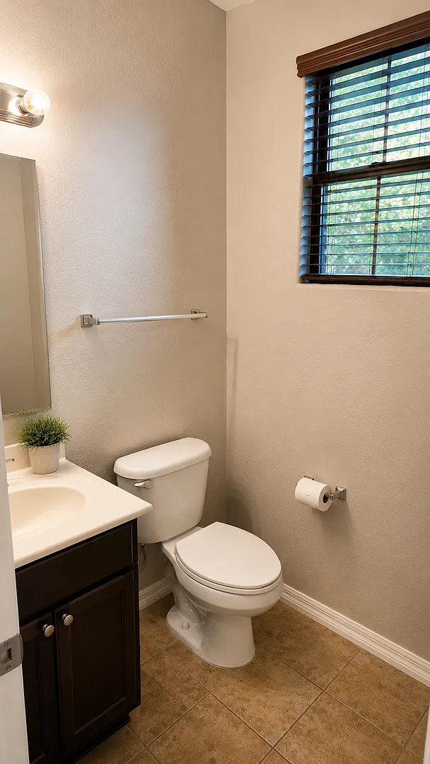 Beautiful 3-Bedroom Home in Power Ranch! — Photo 4