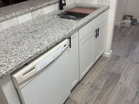 5th image of 930 N Mesa Dr Unit 1043