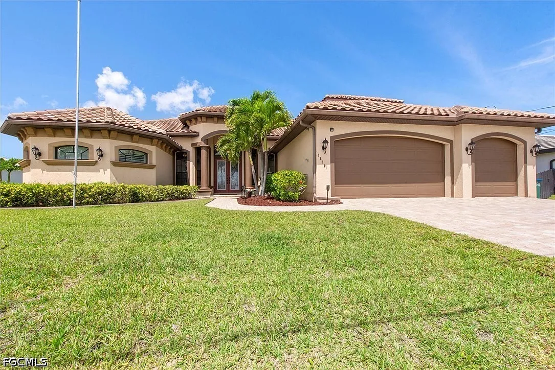 3 bed, 3.5 bath, 3368 sqft, $6,000 — Photo 2
