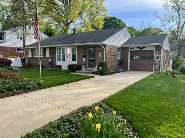 1033 N Main St, Bath, PA 18014