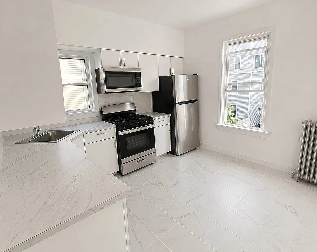 4 bed, $2,495 — Photo 3
