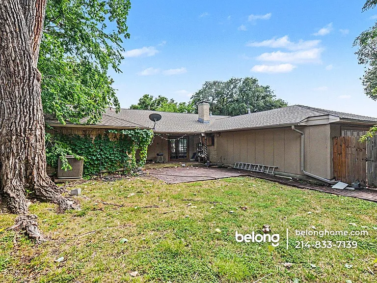 8615 Skyline Dr — Photo 4