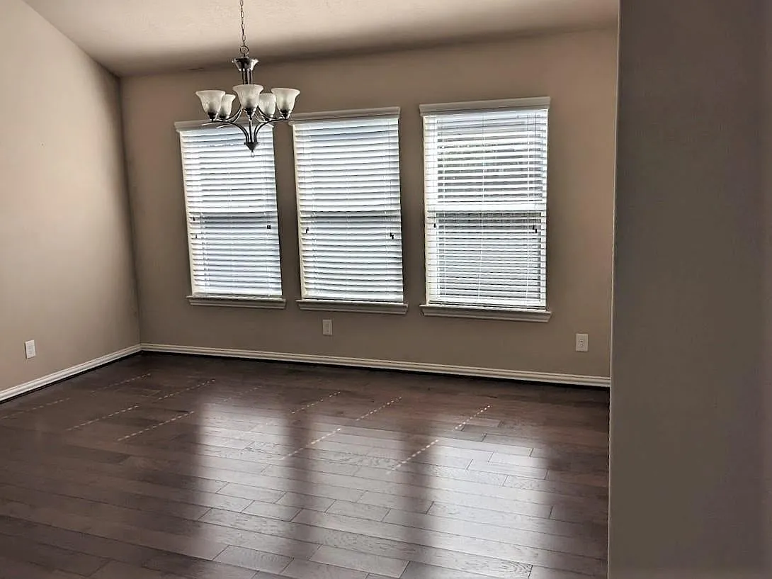 3 bed, 1850 sqft, $2,200 — Photo 4