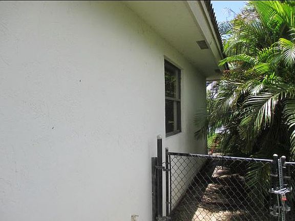 5th image of 19341 NW 8th St