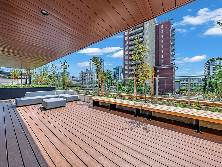 128 W 15th St #2101 — Photo 31