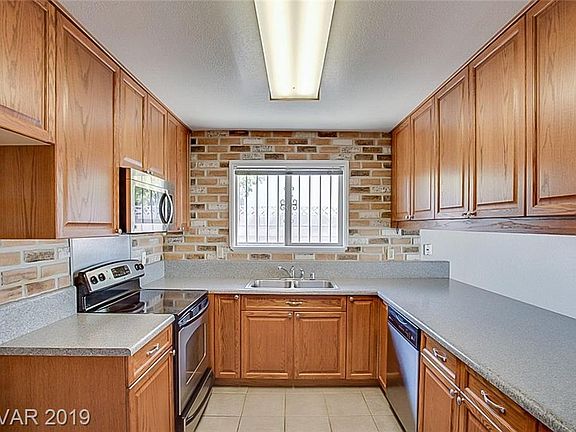 2nd image of 3548 Casey Dr