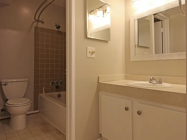 1662 Parkcrest Cir #400 — Photo 19