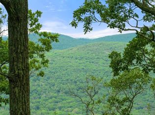 2 Kenmont Rd, Kent, CT 06757