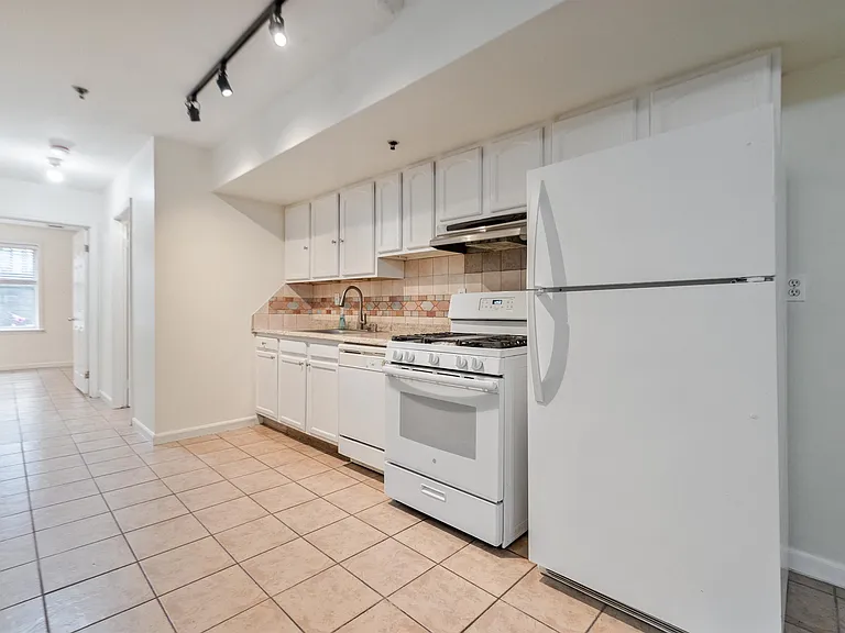2705 Central Ave #1 — Photo 8