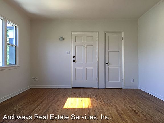 5th image of 811 Harvard St
