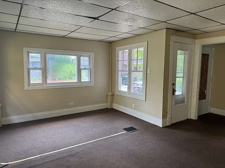 722 Townsend Pl — Photo 3