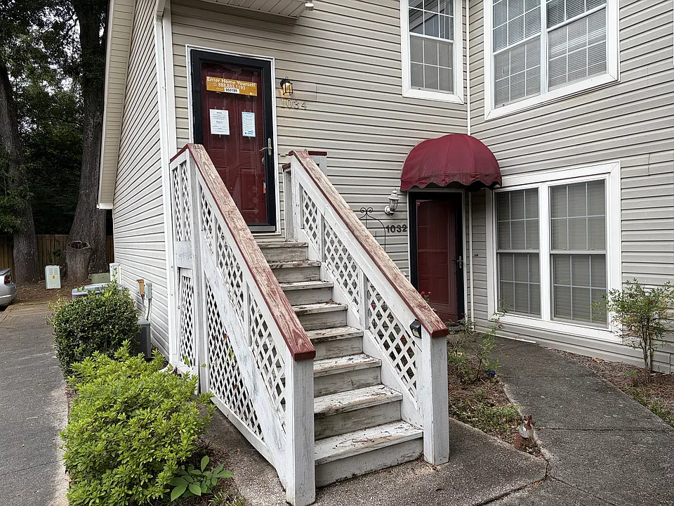 1034 Stones Throw Dr NW #1