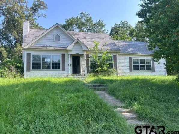 501 E Paschal St, Troup, TX 75789