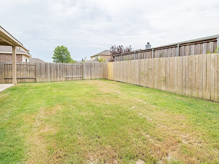1911 Hot Springs Way — Photo 25