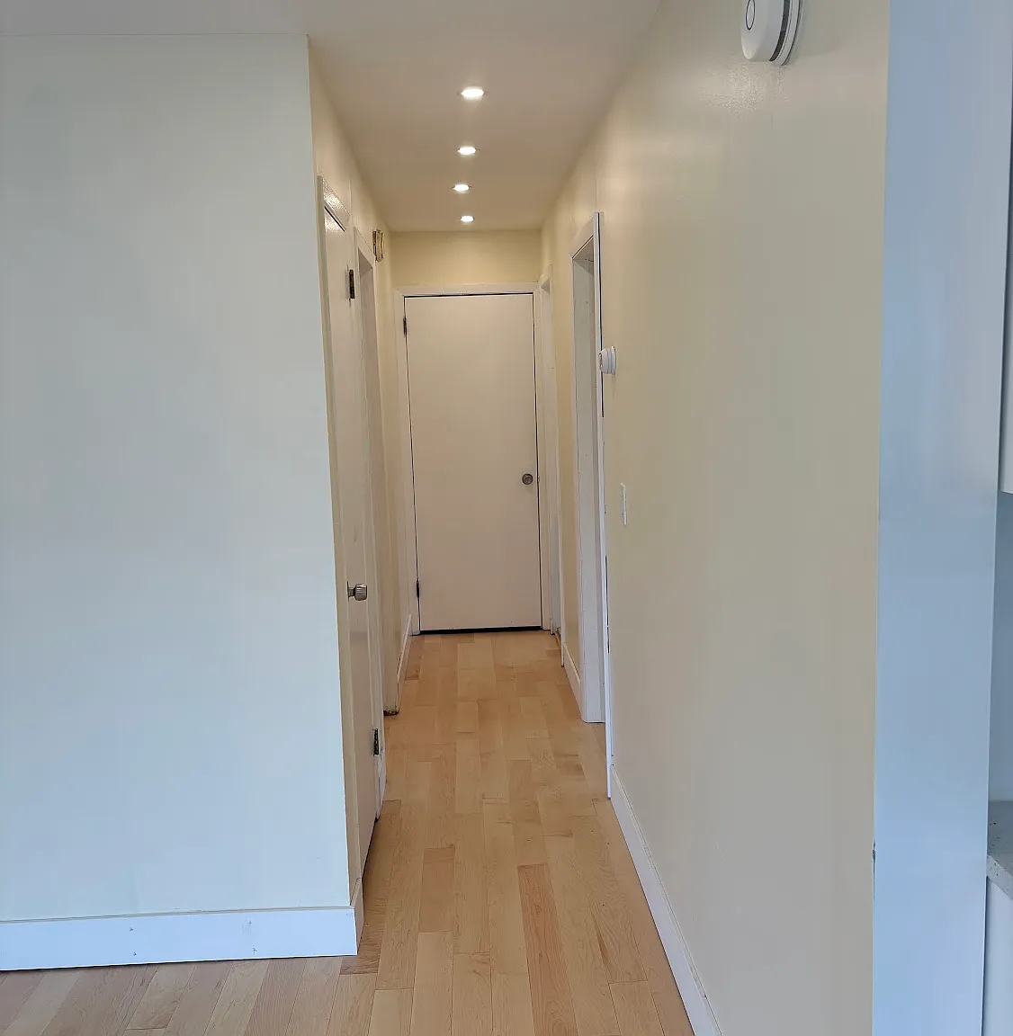 260 E Broadway — Photo 4