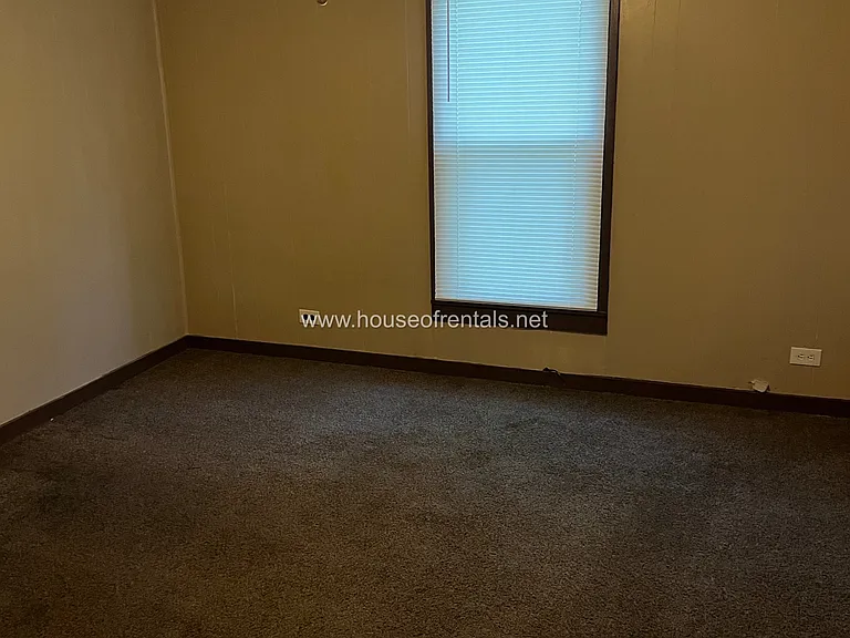 705 N Garfield St — Photo 2