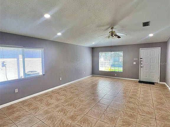 5th image of 409 Abigail Rd