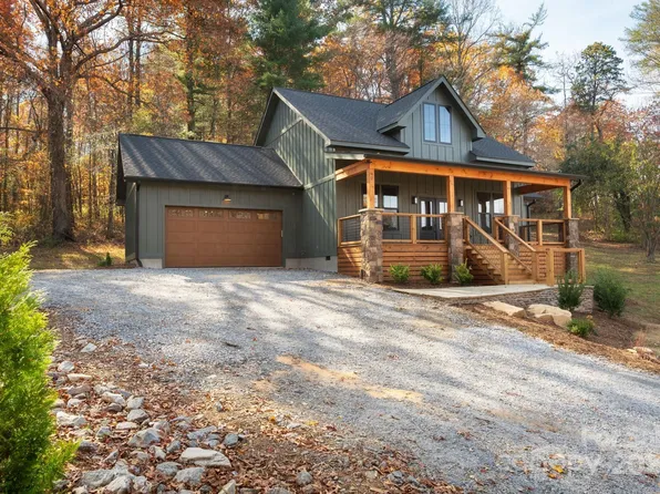 92 Lillycrop Ln, Hendersonville, NC 28792