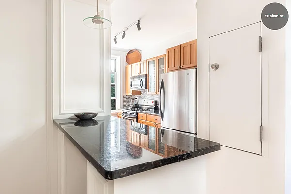 Sold by Triplemint | media 4
