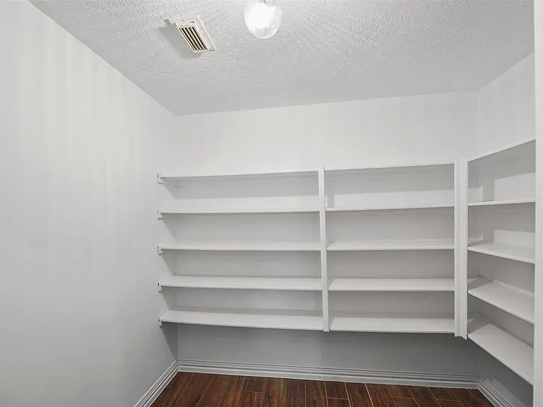 7914 Millbrook Dr — Photo 21