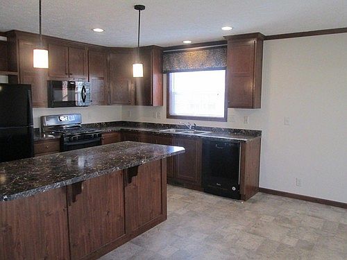 2nd image of 23288 Crystal Dr