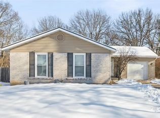 152 Bentwood Ln, Saint Peters, MO 63376