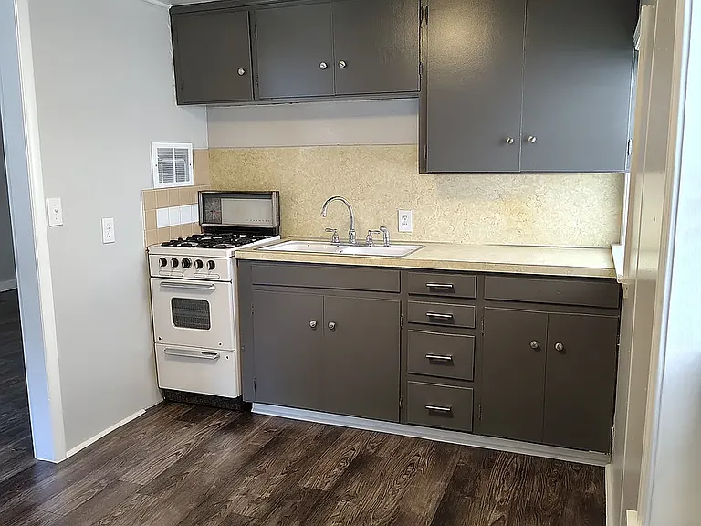 109 N School Ave #2 — Photo 2