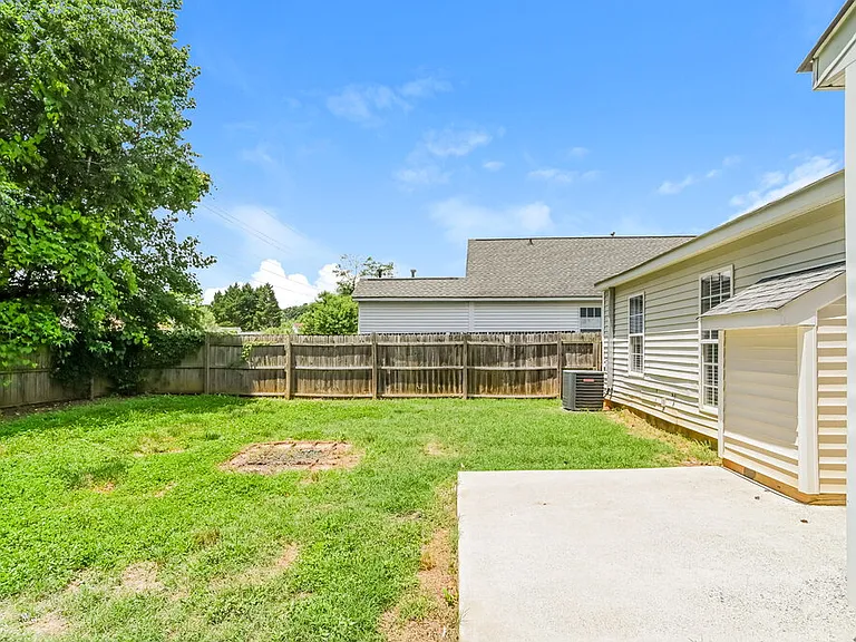 9928 Peppermint Ln — Photo 15