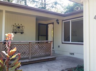 406 S 68th Pl, Springfield, OR 97478