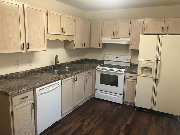 3rd image of 328 Lafayette Point Cir