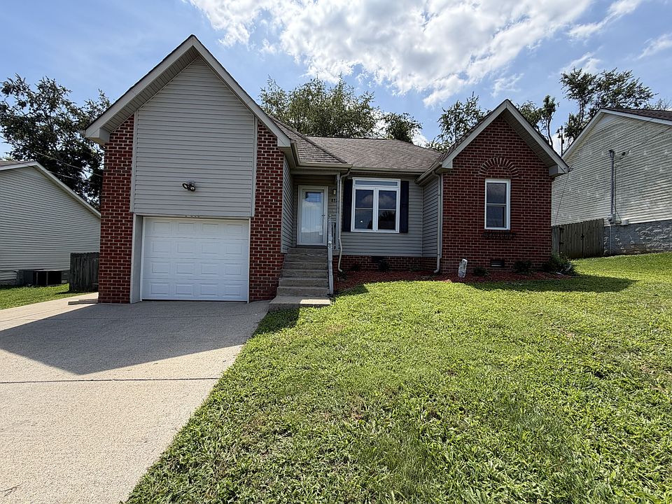1st image of 832 Stone Hedge Ct