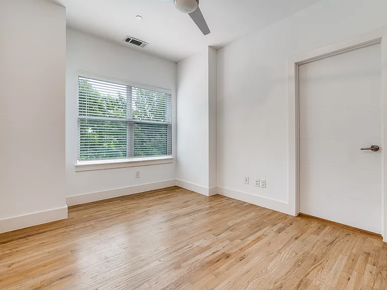 1832 N Garrett Ave #103 — Photo 5