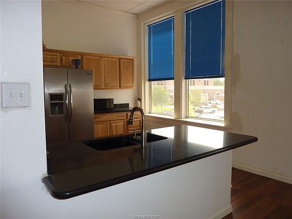 2nd image of 118 Farquhar St