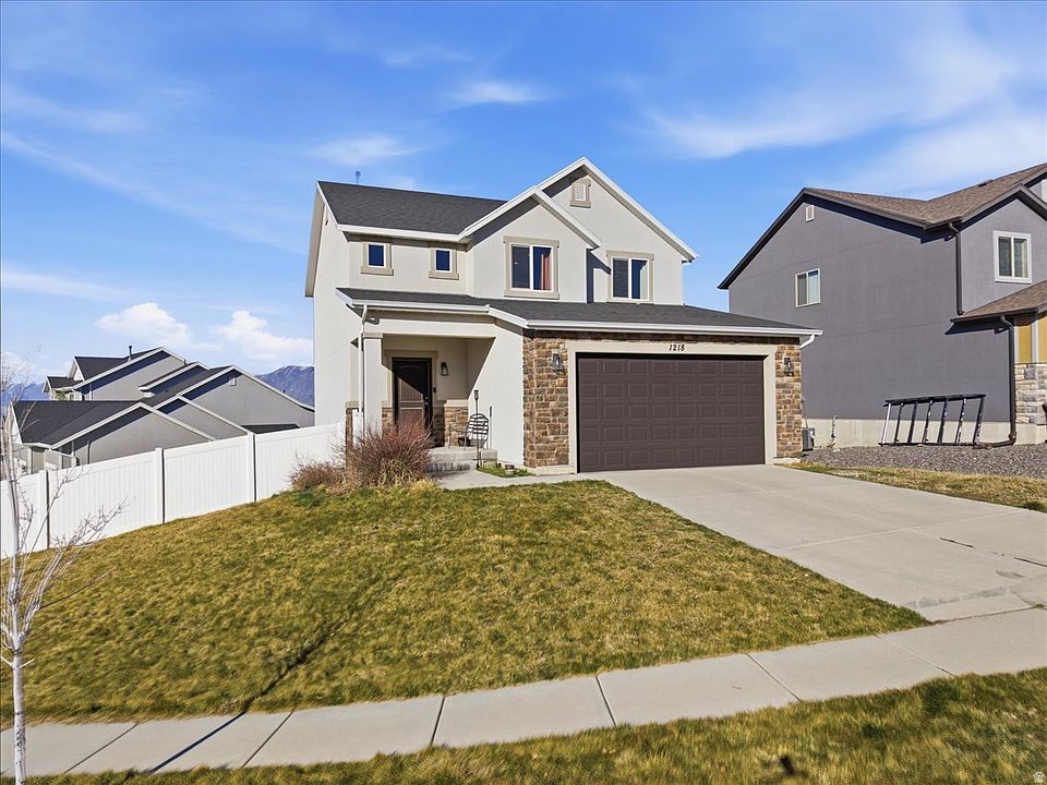 1st image of 1218 N Moonlight Dr