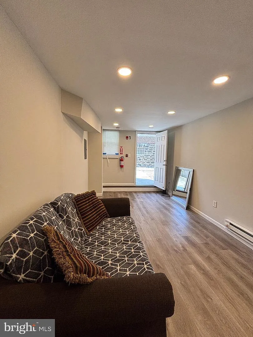 1 bed, $950 — Photo 2
