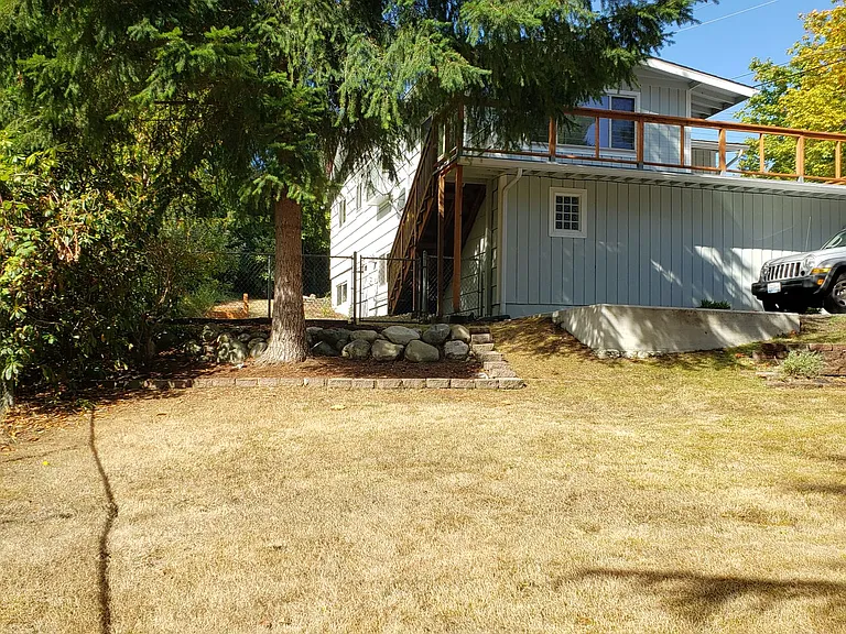 3720 Vernhardson St — Photo 16