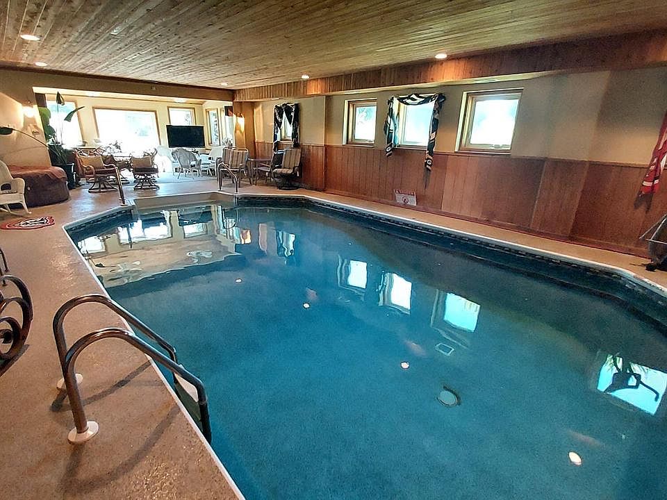 1st image of 8404 S 68th STREET