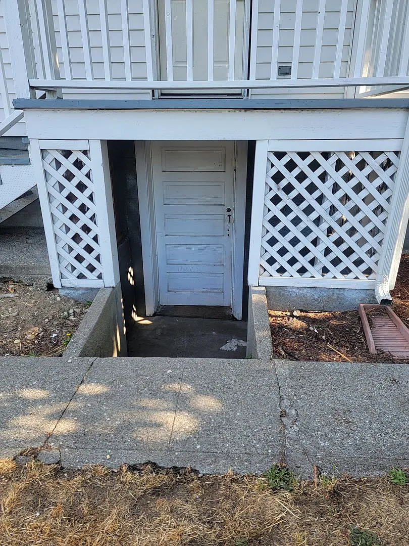 Charming Craftsman In Lincoln District — Photo 4