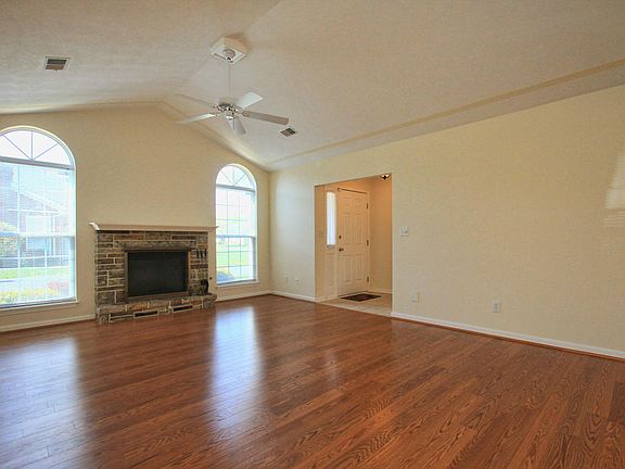 4th image of 8513 Forest Way Dr