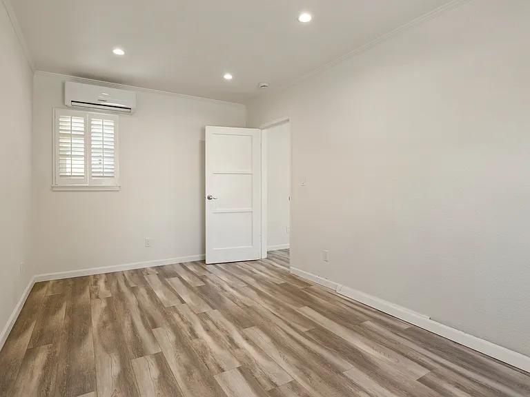 665 Hamilton Ave — Photo 2