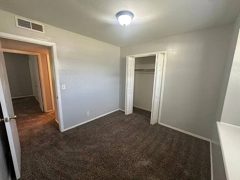 4844 Woodview Dr — Photo 46